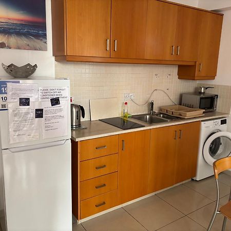 Vip Resort Apartment On Makenzie Beach Larnaca Dış mekan fotoğraf